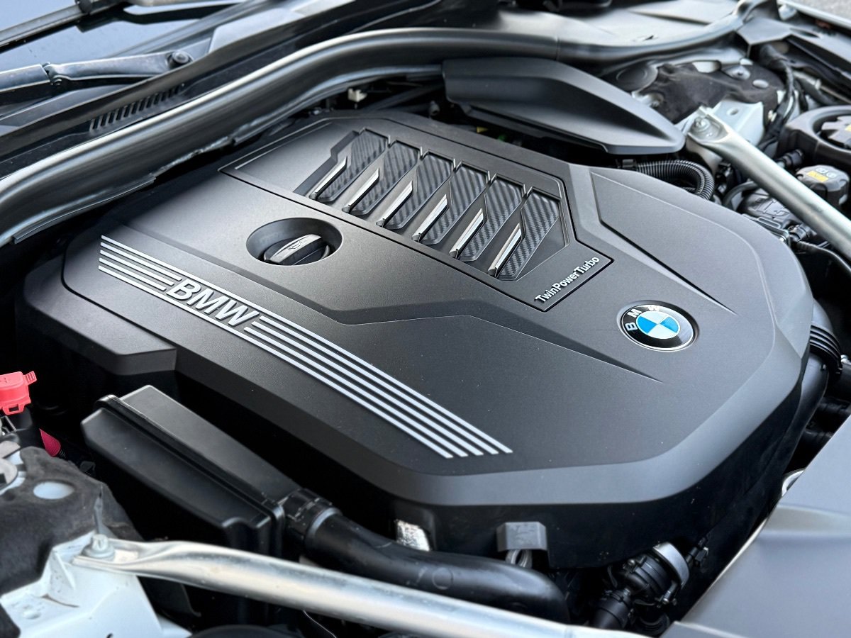 Used 2022 BMW 740i RWD image 11