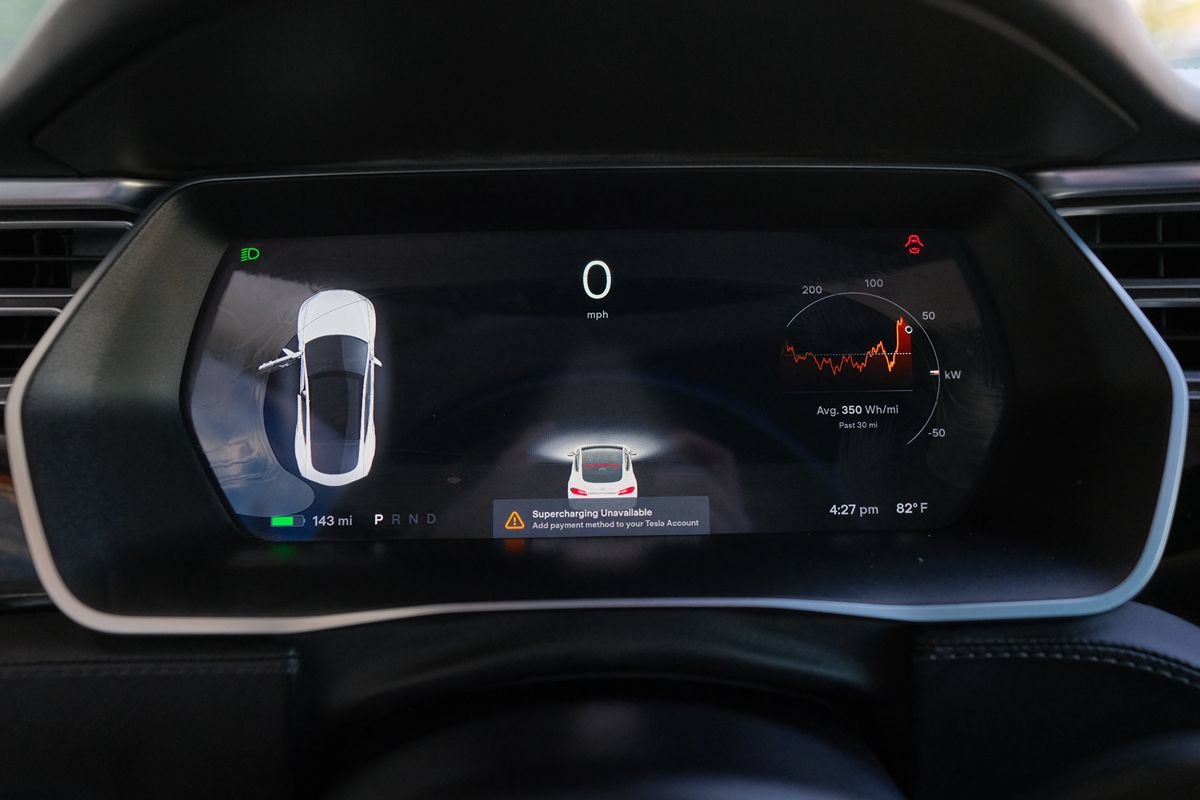 Used 2015 Tesla Model S 70 RWD image 14
