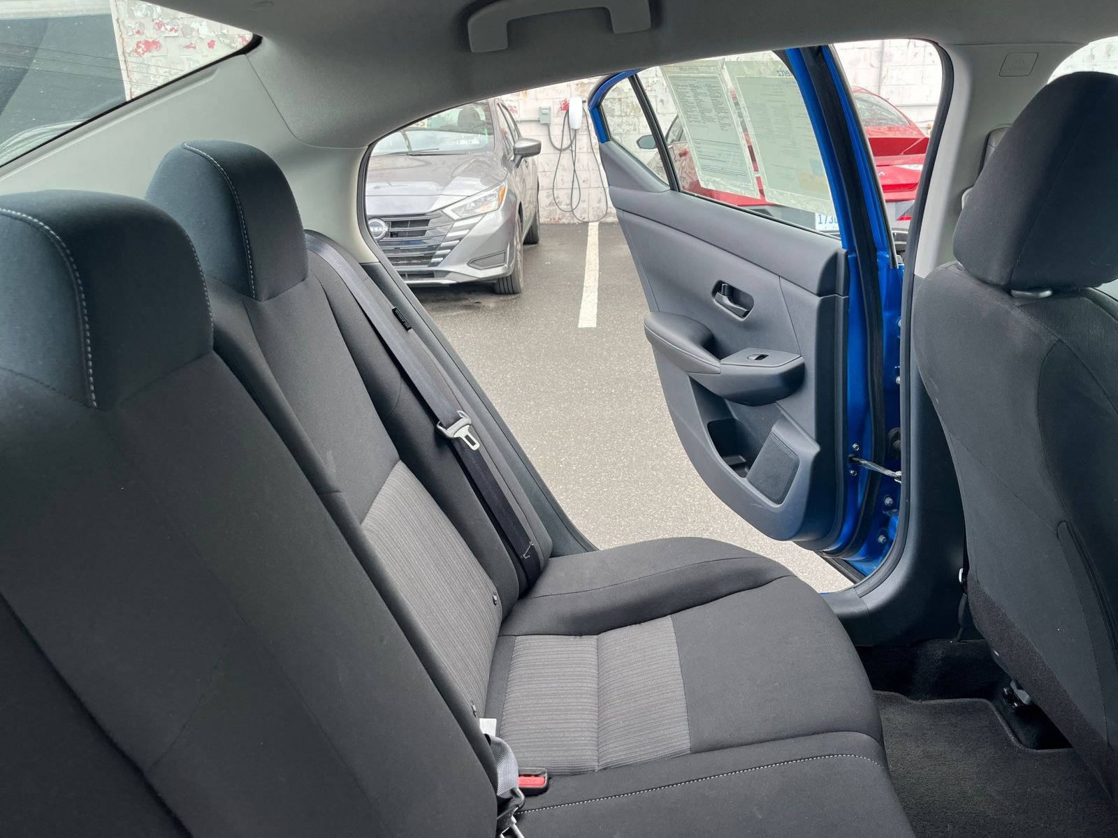 Used 2025 Nissan Sentra SV FWD image 36