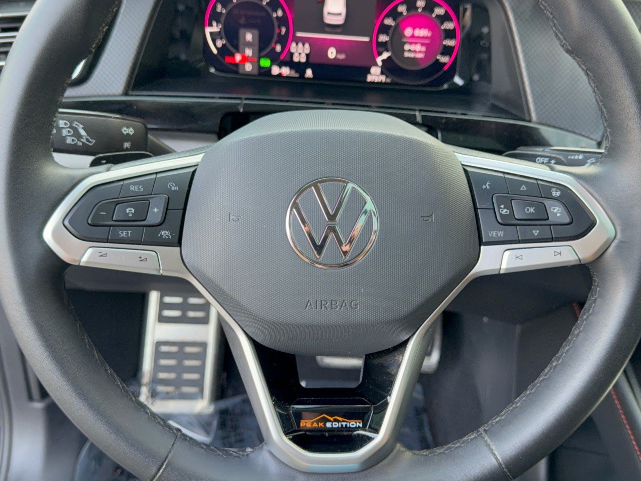 Used 2024 Volkswagen Atlas Peak Edition SE AWD/4WD image 10