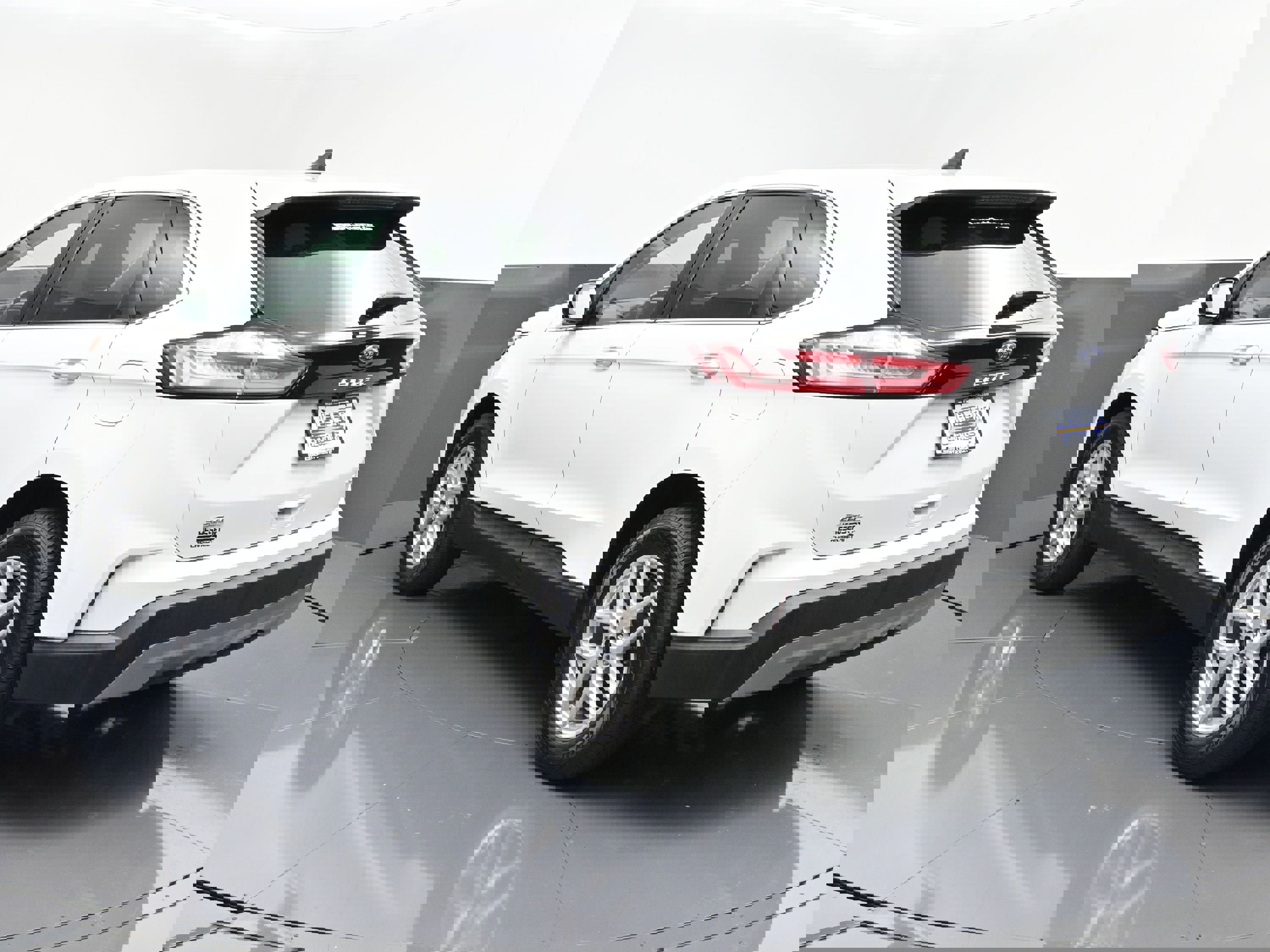 Used 2023 Ford Edge SEL image 5