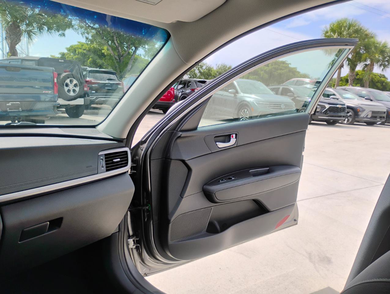 Used 2017 Kia Optima LX FWD image 68