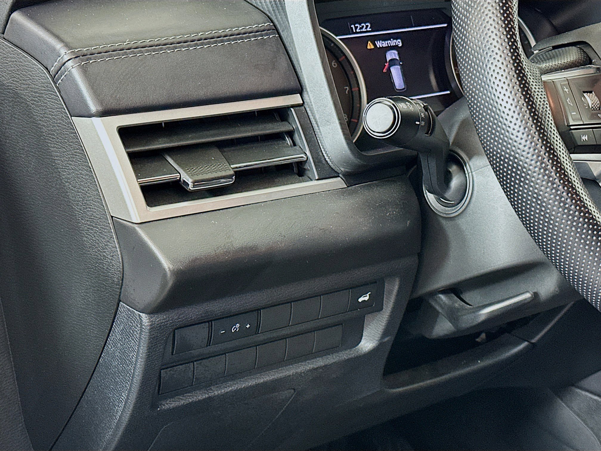 Used 2024 Mitsubishi Outlander SE image 17