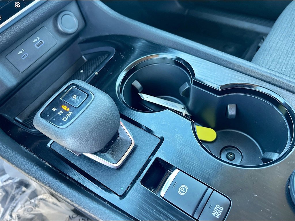 Used 2023 Nissan Rogue SV image 16