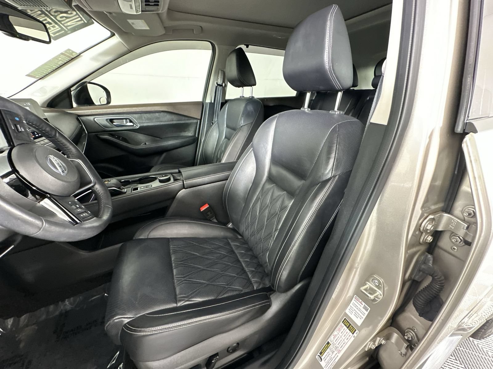 Certified 2021 Nissan Rogue Platinum AWD/4WD image 11