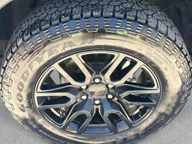 Used 2025 GMC Sierra 1500 Elevation w/ X31 Off-Road Package AWD/4WD image 11