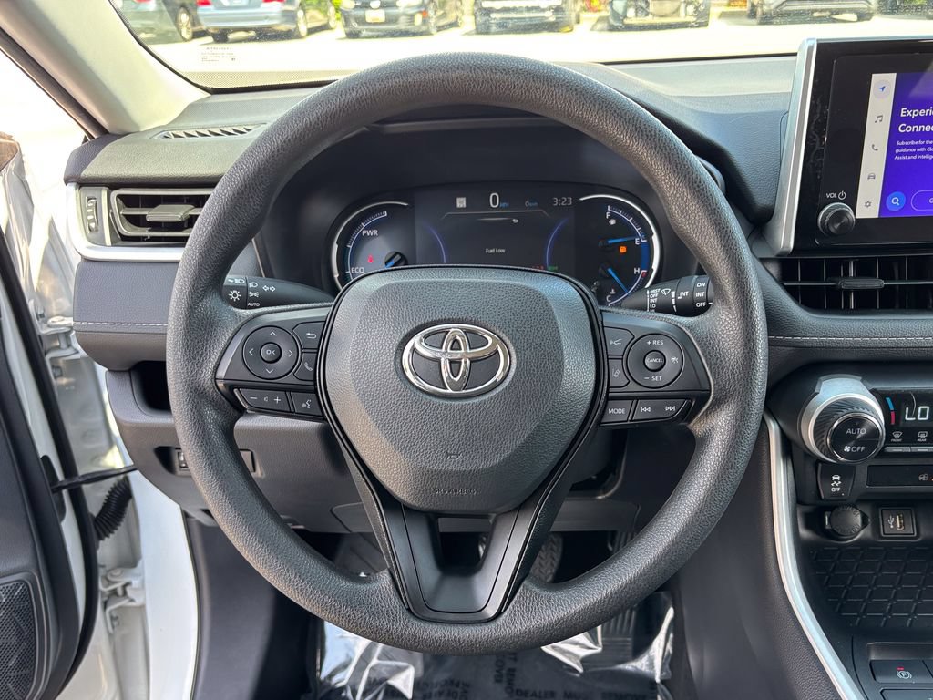 Used 2025 Toyota RAV4 XLE AWD/4WD image 27