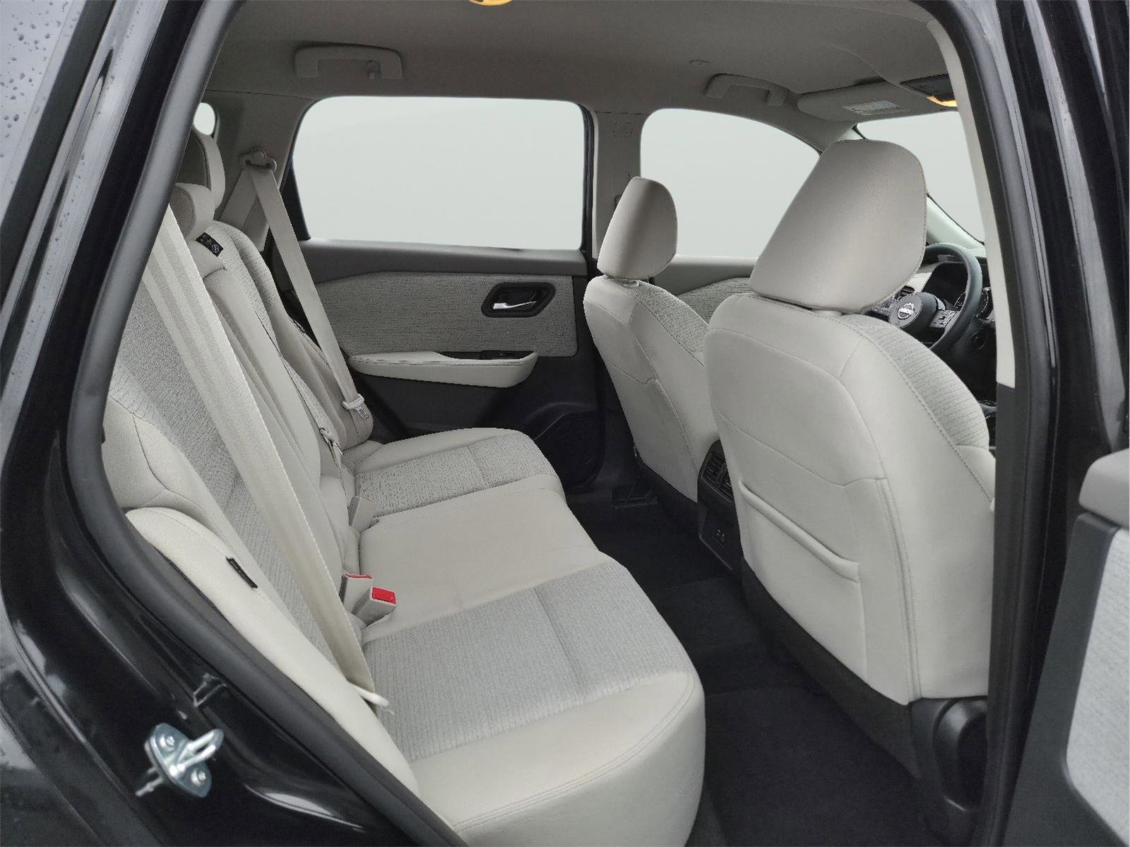 Used 2023 Nissan Rogue SV image 19