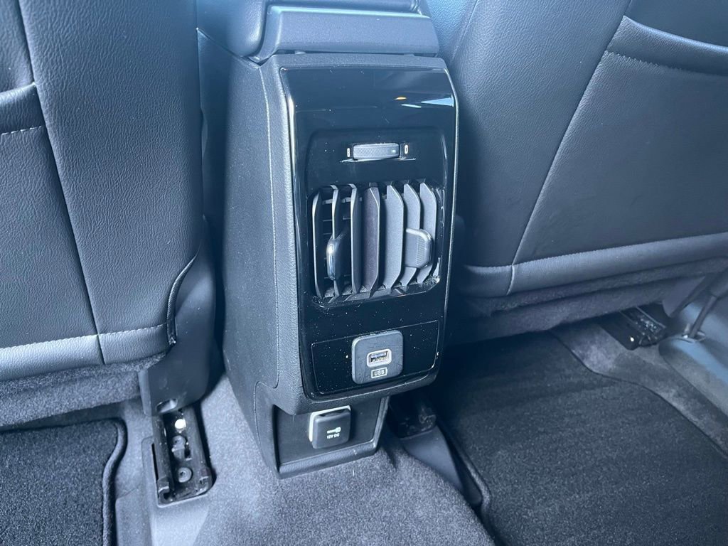 Used 2023 Jeep Compass Latitude image 28