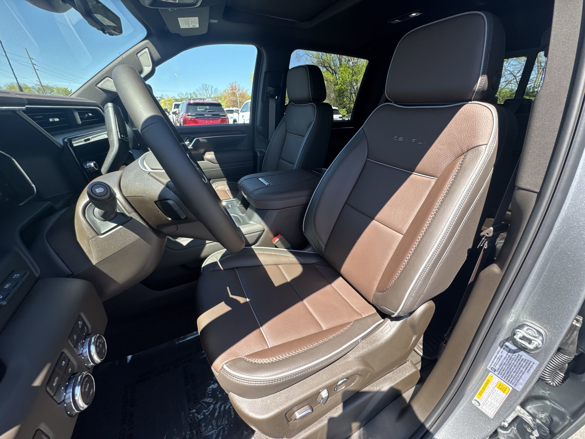 New 2026 GMC Sierra 2500 Denali w/ Denali Reserve Package AWD/4WD image 13
