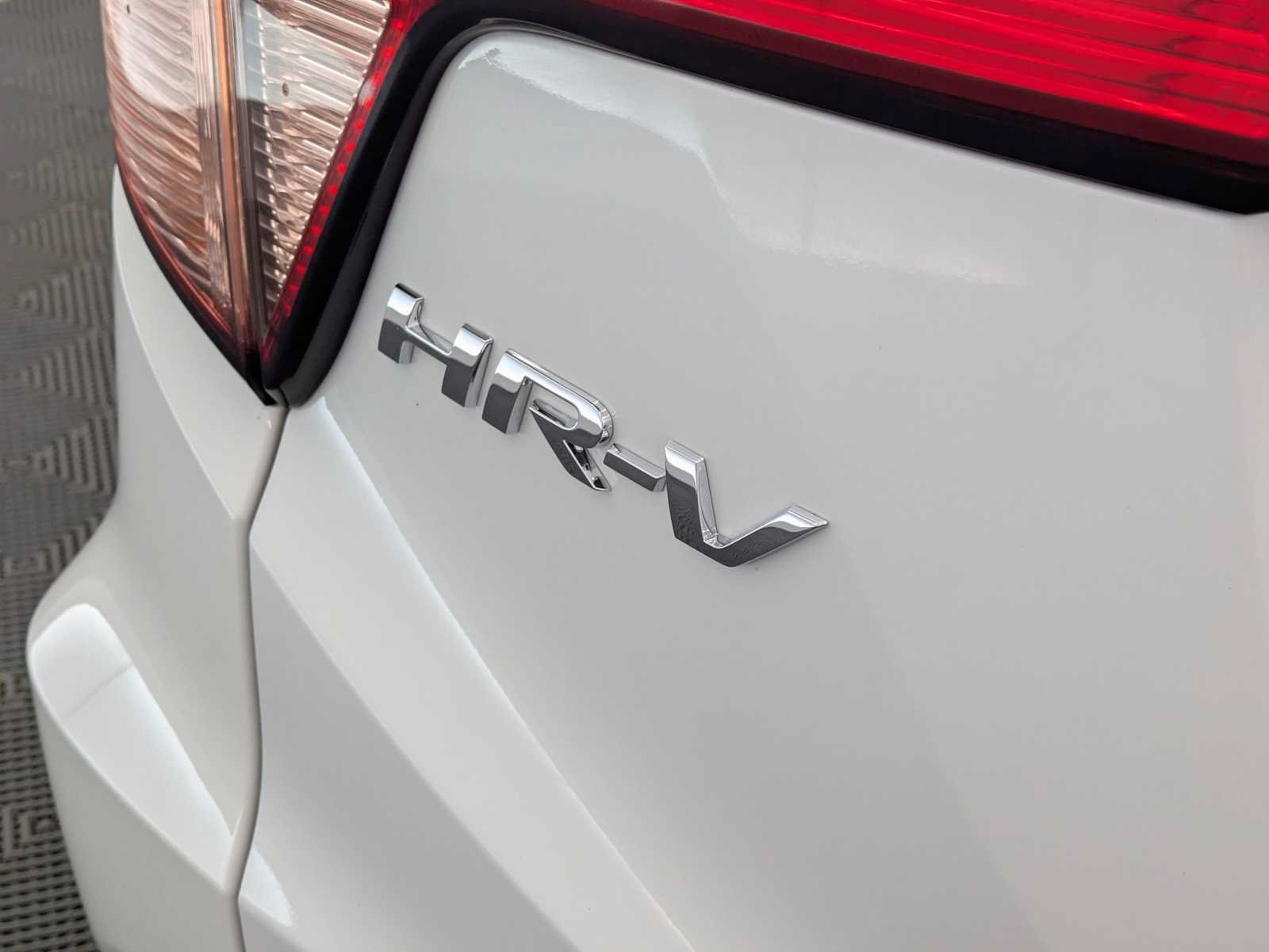 Used 2017 Honda HR-V EX image 13