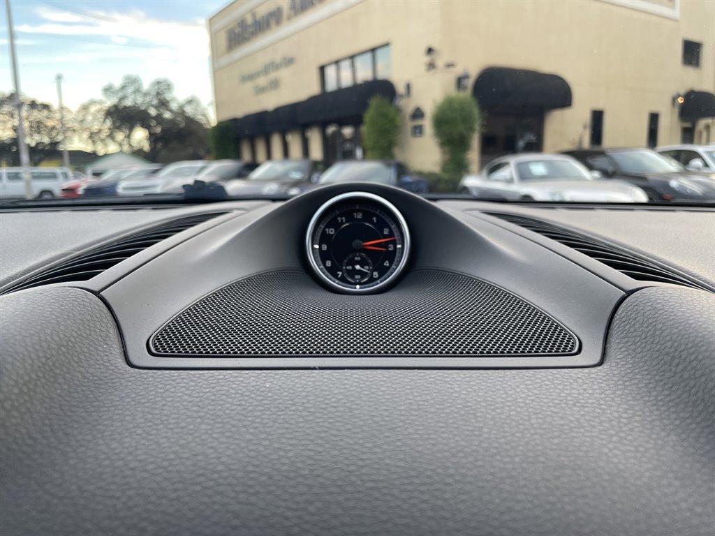 Used 2014 Porsche Cayenne Diesel Platinum Edition image 30