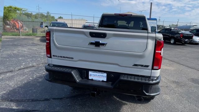 New 2026 Chevrolet Silverado 2500 ZR2 w/ LPO, Dark Essentials Package AWD/4WD image 9