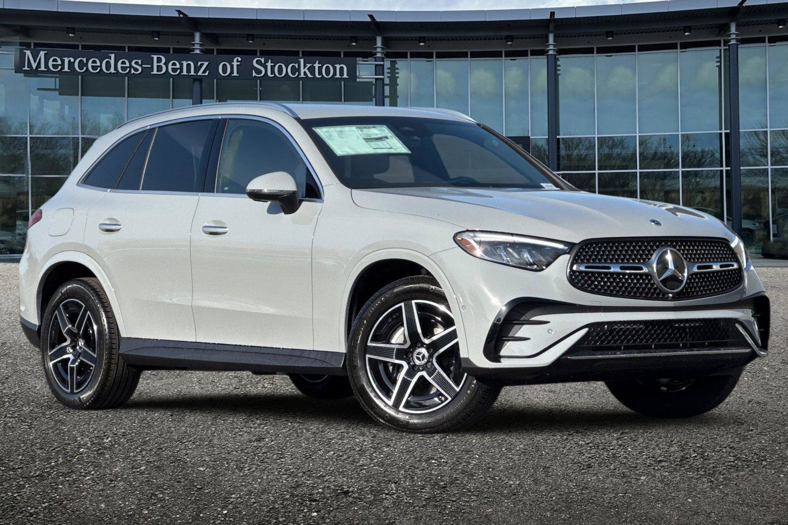 New 2026 Mercedes-Benz GLC 300 4MATIC image 1