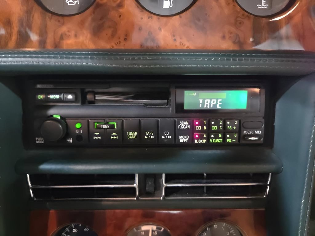 Used 1994 Bentley Brooklands RWD image 13