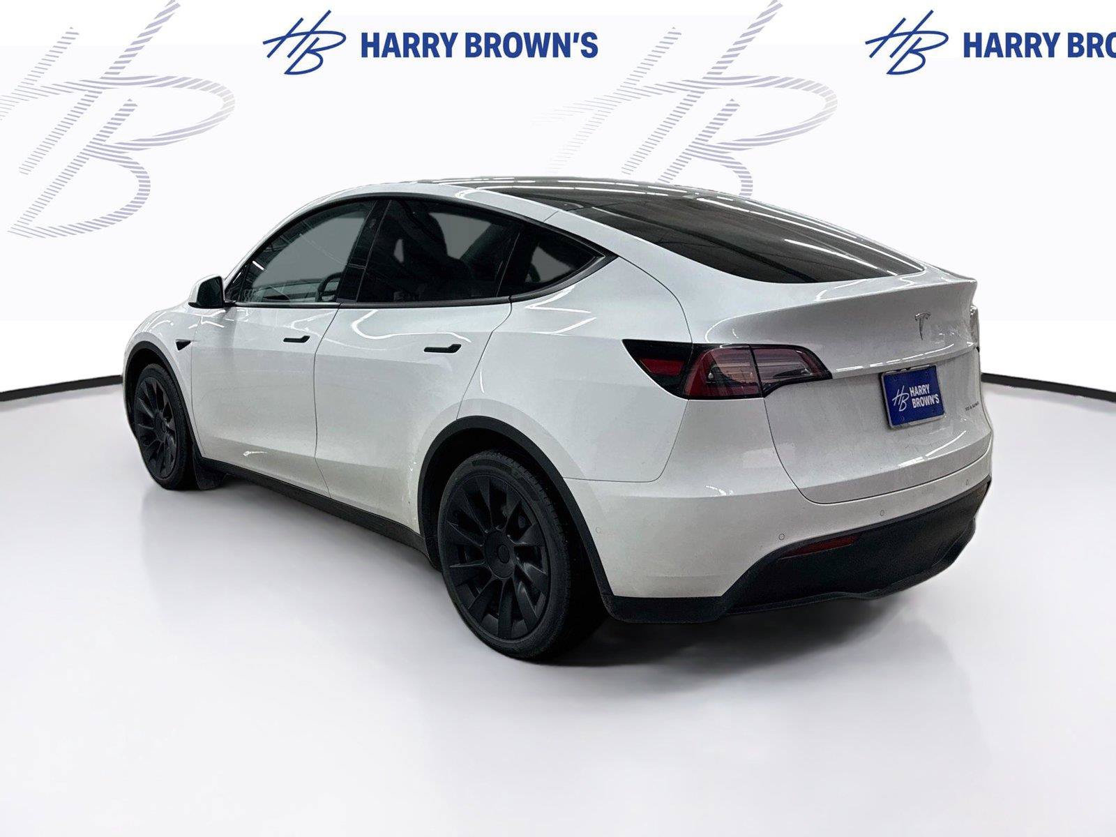 Used 2022 Tesla Model Y Long Range AWD/4WD image 2