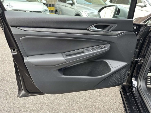 Certified 2022 Volkswagen Golf R image 12