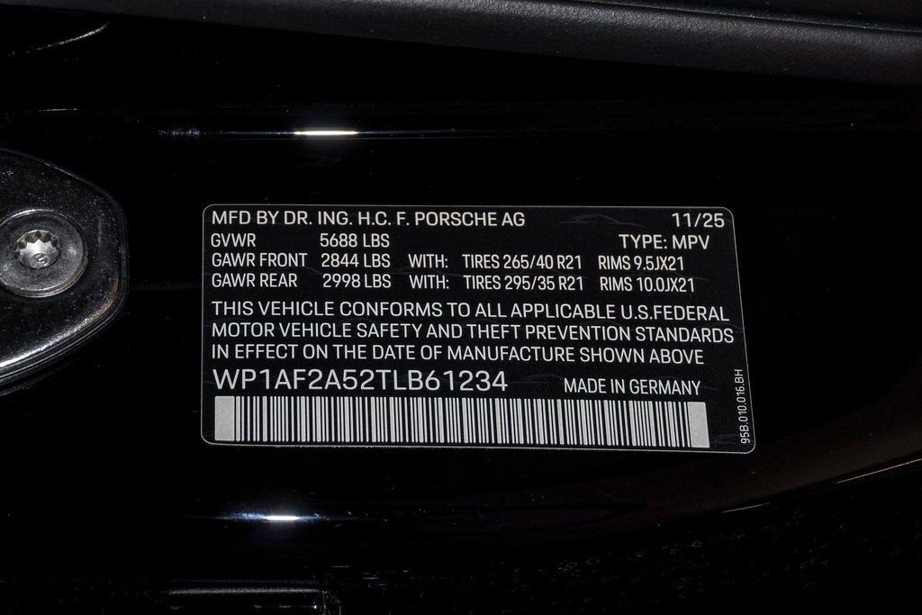 New 2026 Porsche Macan GTS image 30