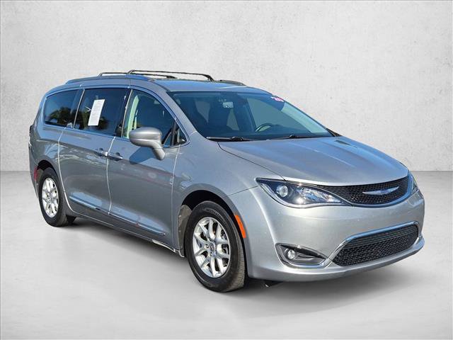 Used 2020 Chrysler Pacifica Touring-L FWD image 3