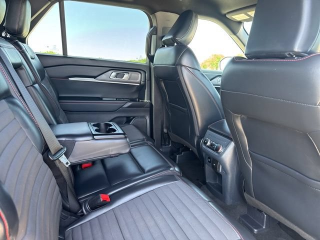 Used 2025 Ford Explorer ST-Line w/ ST-Line Street Pack AWD/4WD image 22