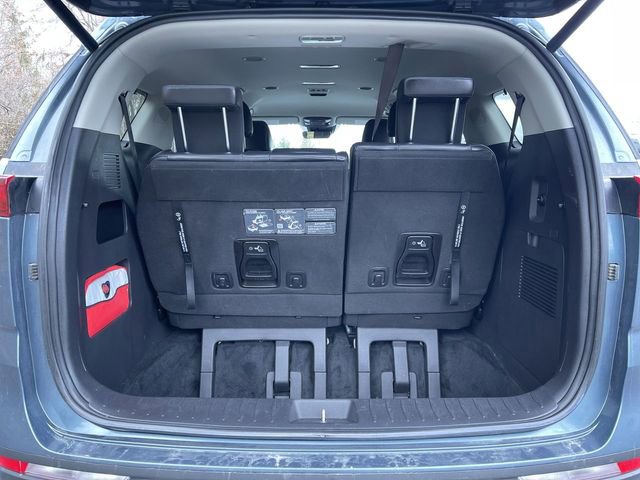 Used 2024 Kia Carnival EX image 26