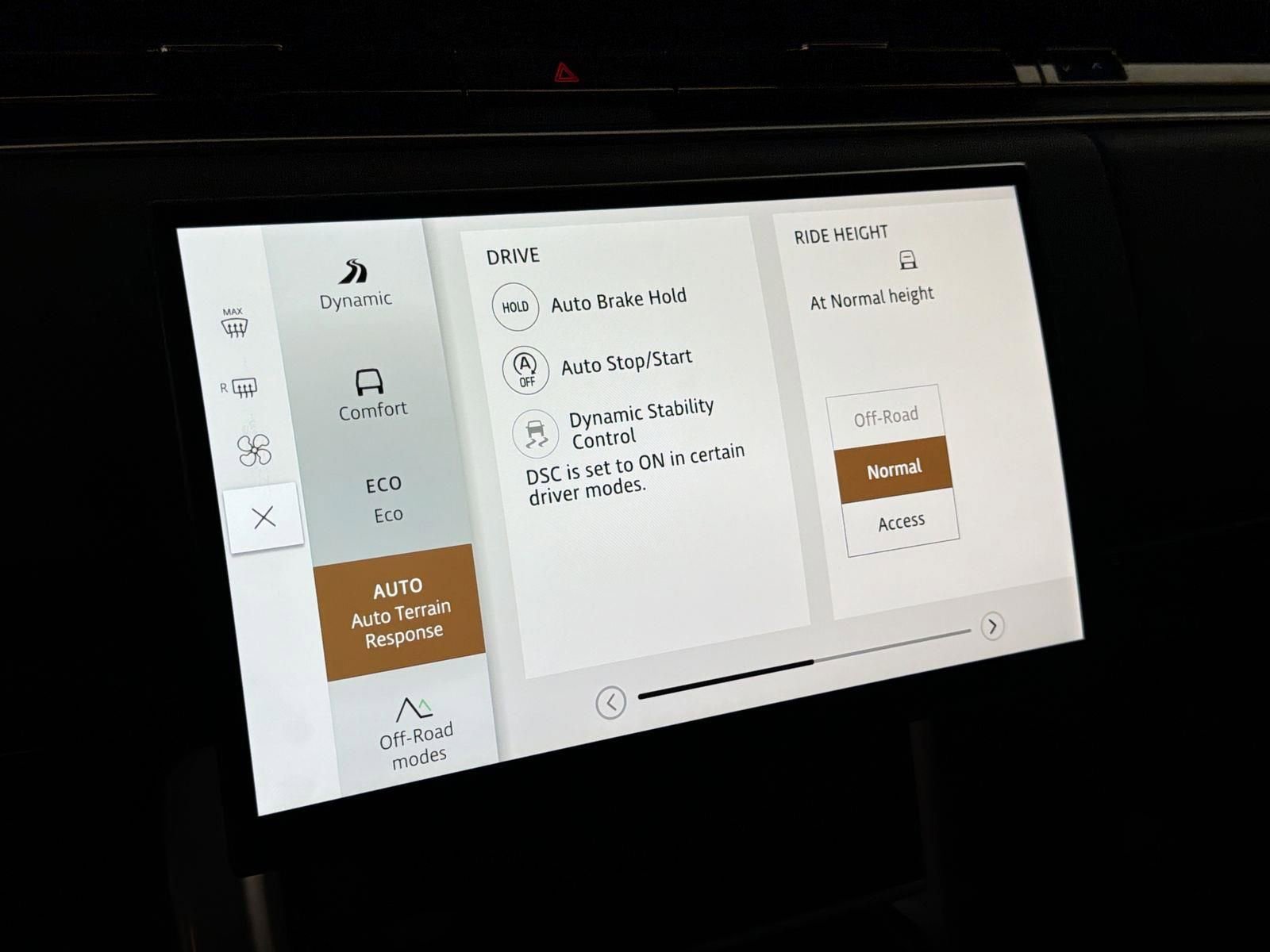 Certified 2024 Land Rover Range Rover SE AWD/4WD image 18