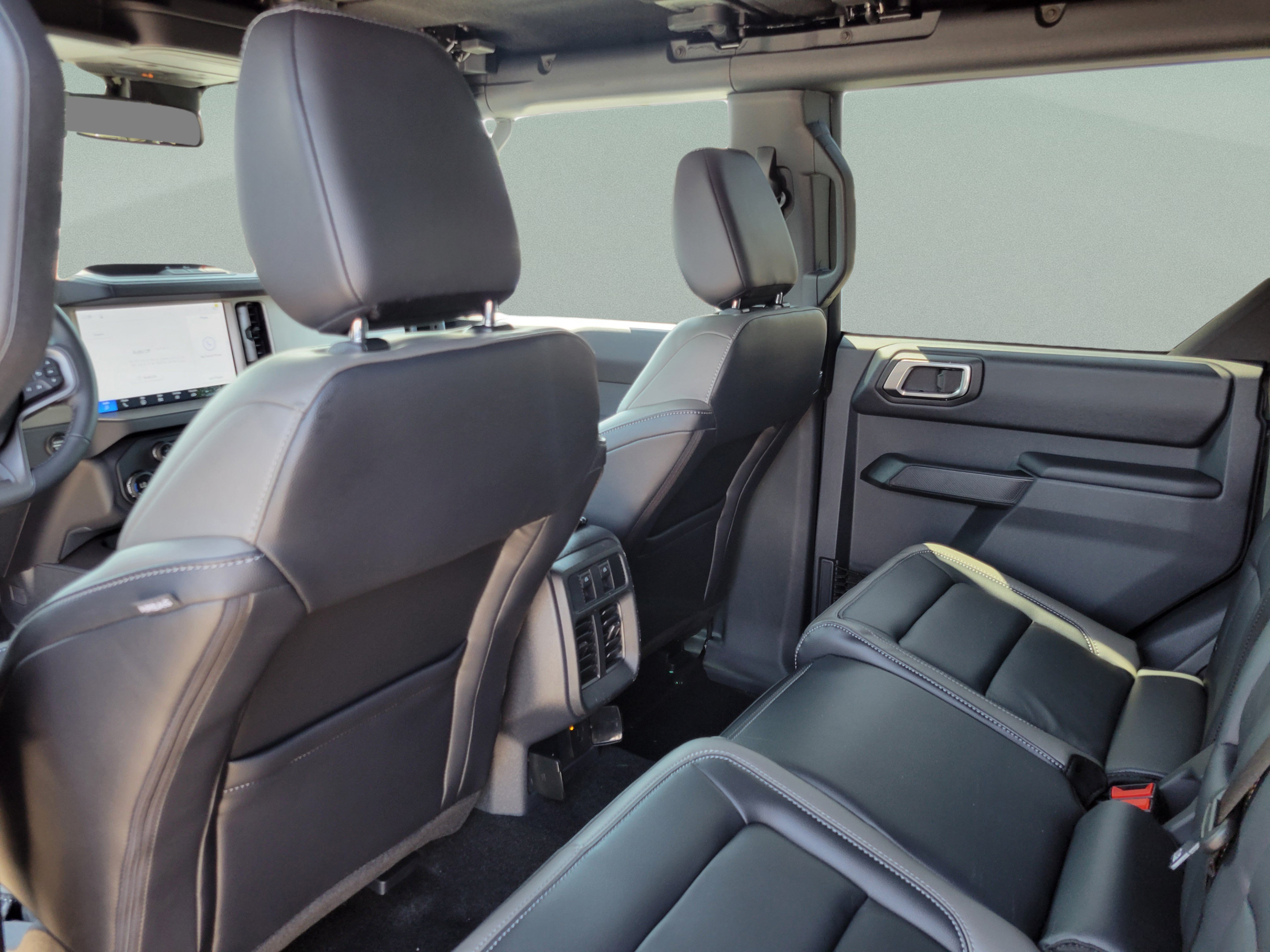 New 2026 Ford Bronco Outer Banks AWD/4WD image 12