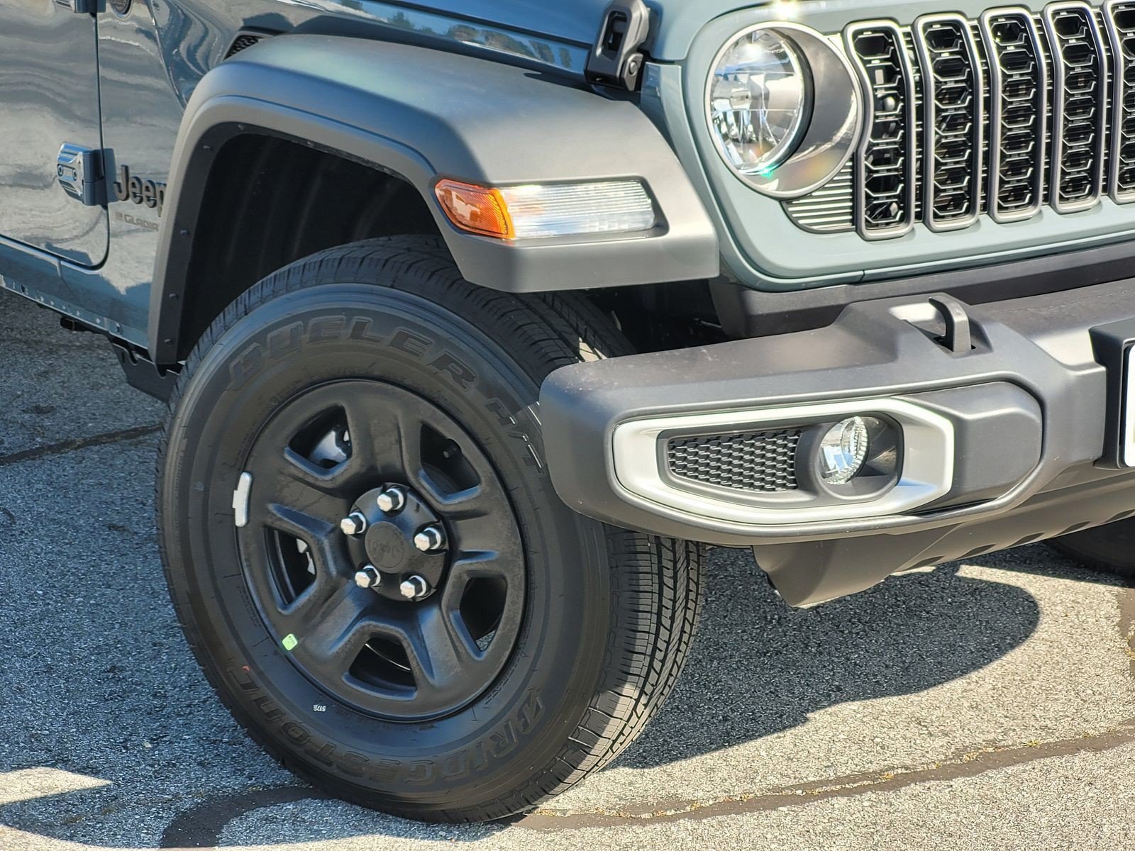 New 2026 Jeep Gladiator Sport AWD/4WD image 7