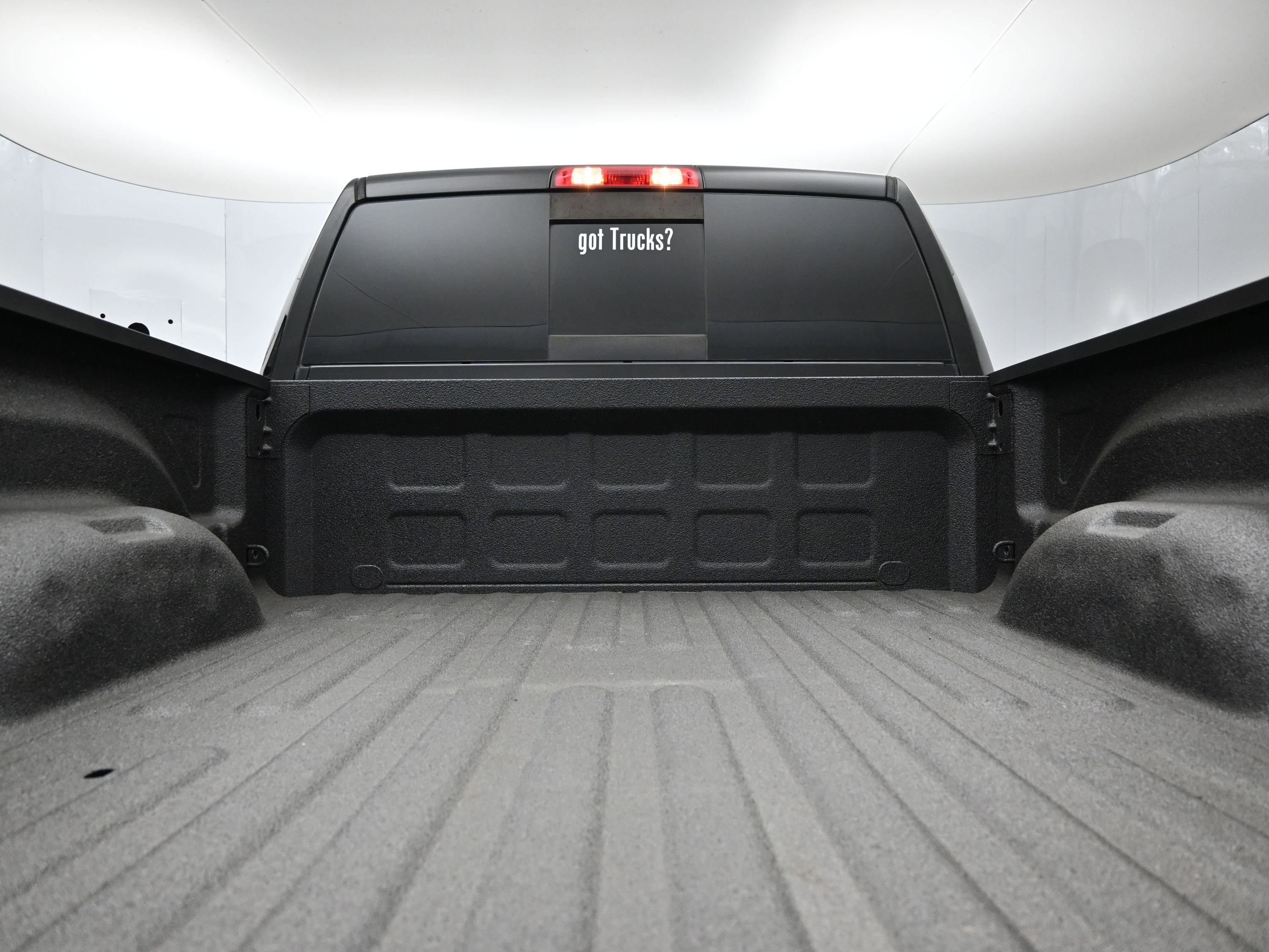 Used 2018 RAM 2500 Laramie w/ Off Road Package AWD/4WD image 7