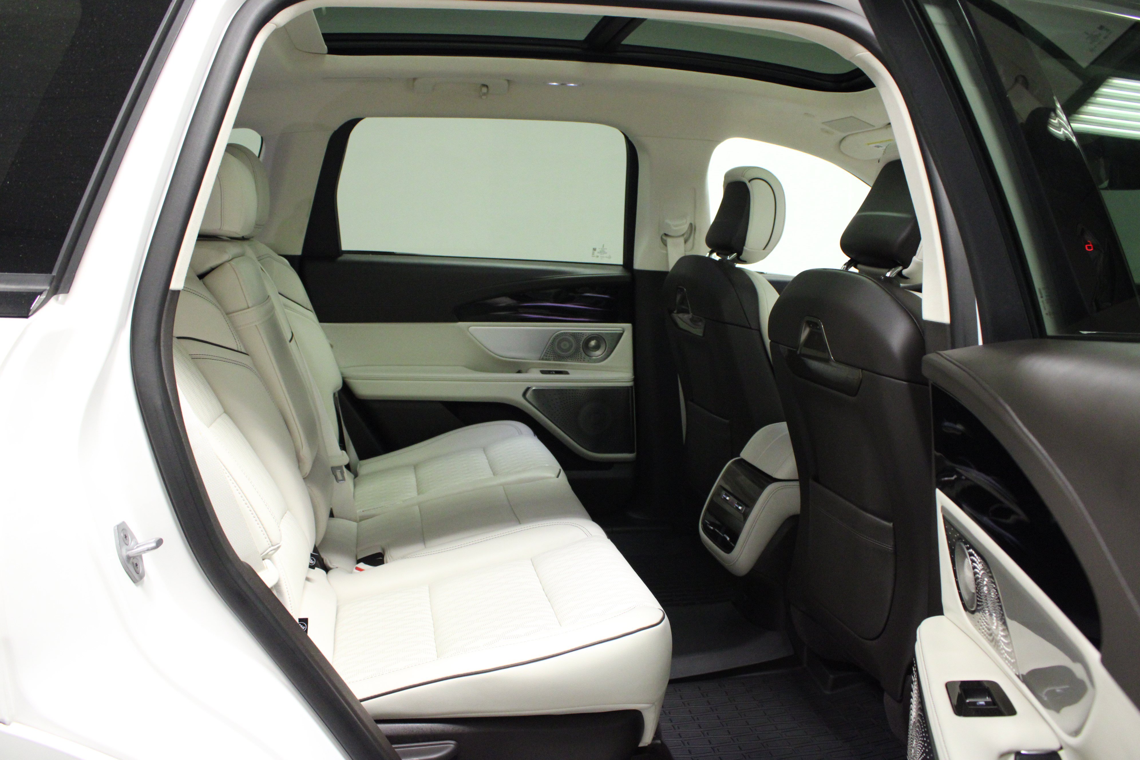Used 2024 Lincoln Nautilus Black Label w/ Jet Appearance Package (87T) AWD/4WD image 15