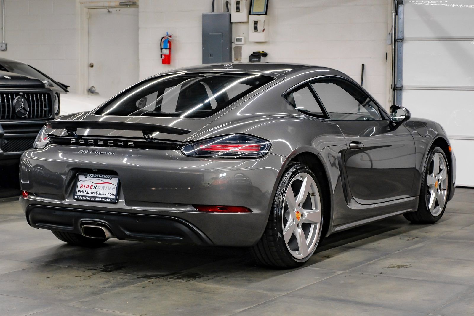 Used 2022 Porsche 718 Cayman image 12