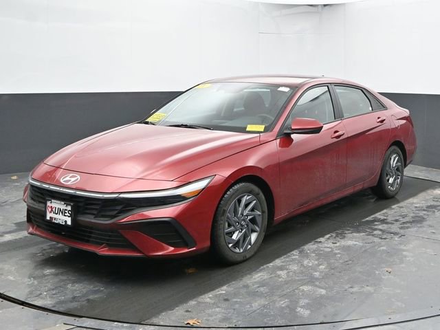 Used 2024 Hyundai Elantra SEL image 6
