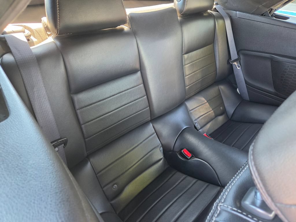 Used 2013 Ford Mustang GT Premium RWD image 9
