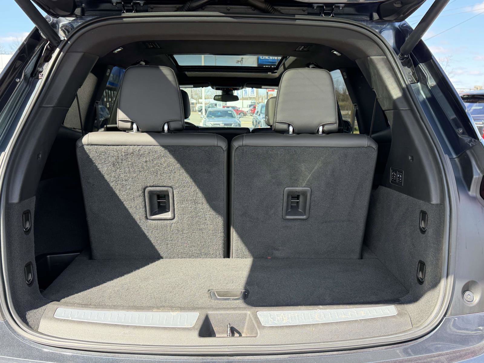 Used 2020 Cadillac XT6 Premium Luxury FWD image 8