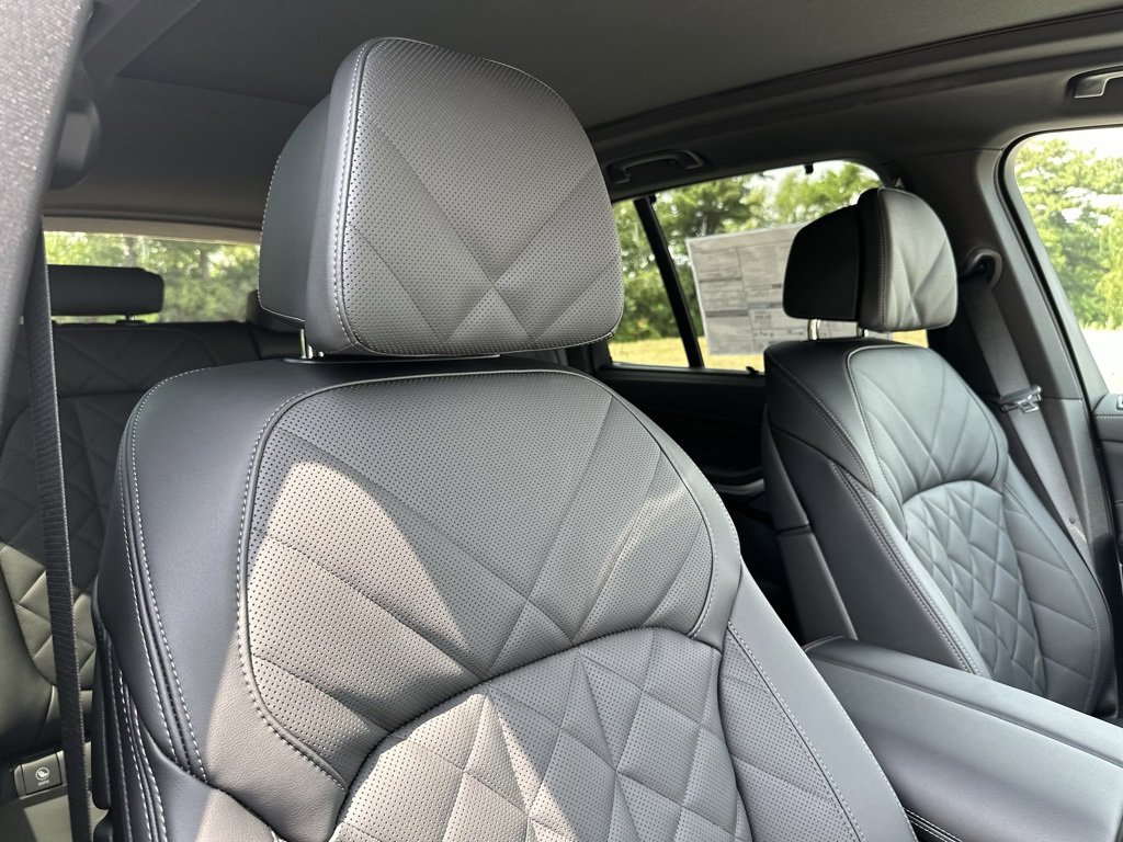 New 2026 BMW X5 M60i w/ Executive Package image 28