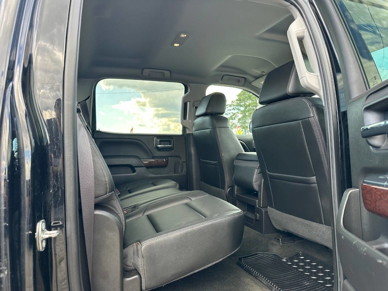 Used 2017 GMC Sierra 1500 SLT w/ SLT Premium Package image 29