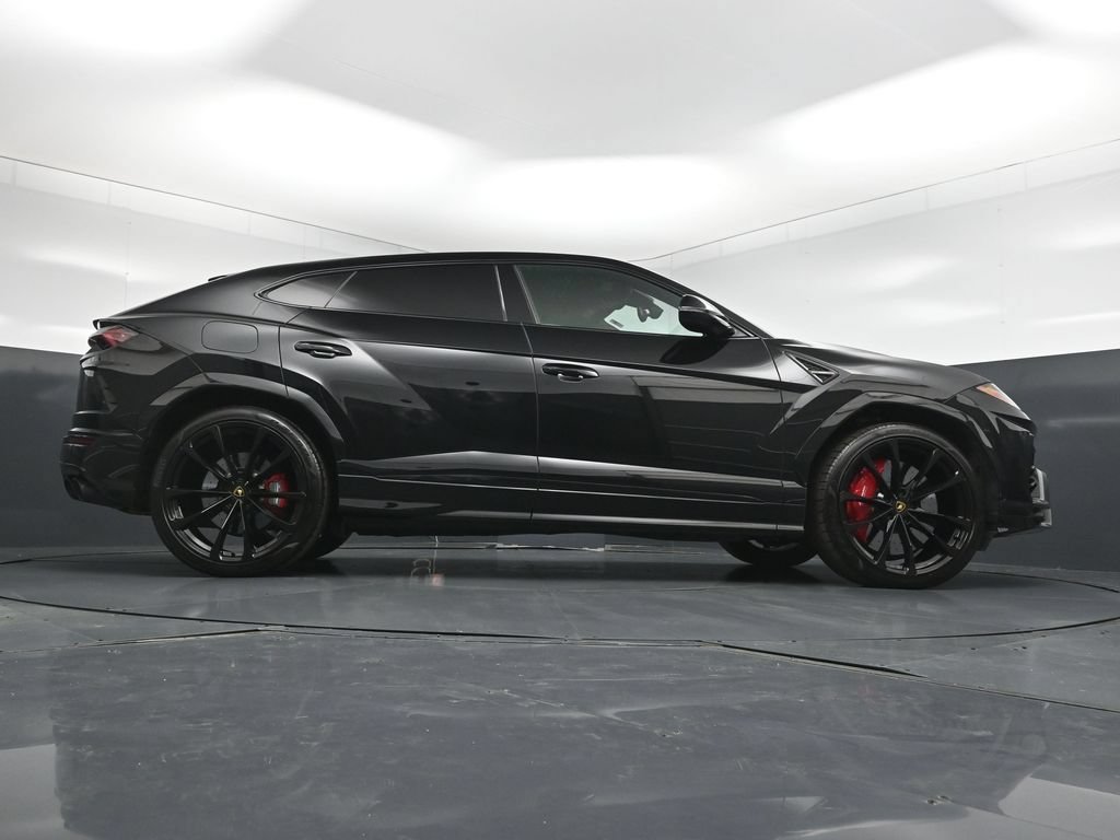 Used 2022 Lamborghini Urus AWD/4WD image 27