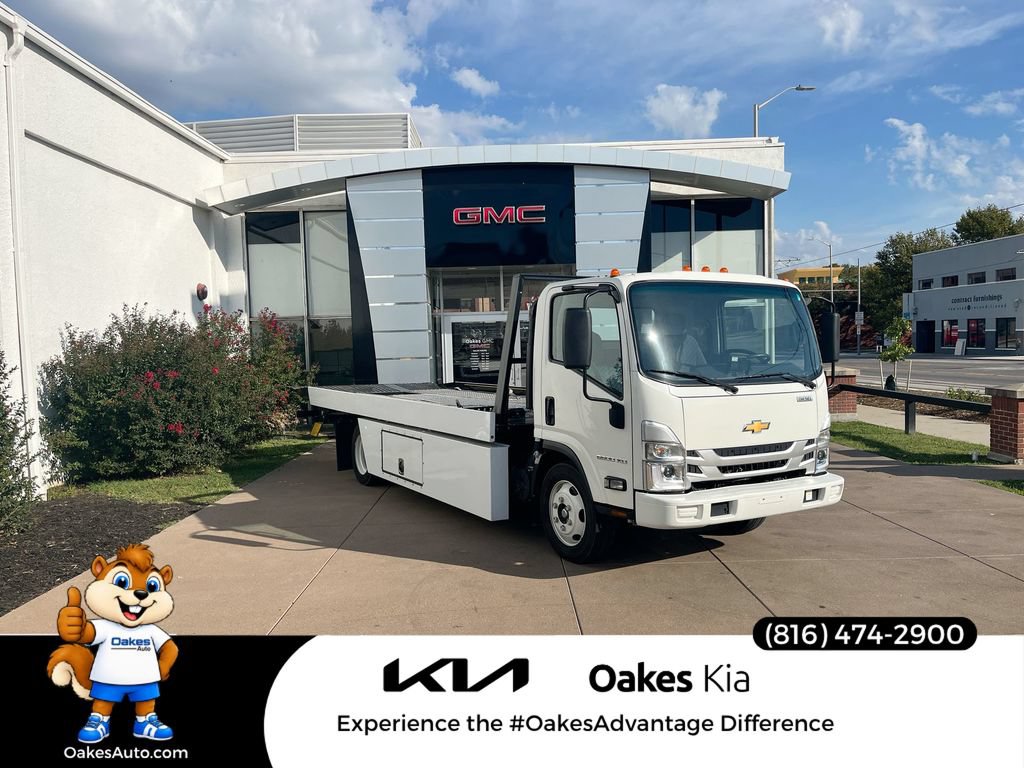 Used 2024 Chevrolet Low Cab Forward 5500XD RWD image 1
