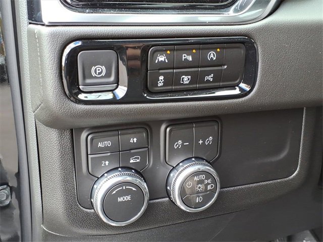 New 2026 GMC Yukon Denali w/ Sun & Power Step Package image 22