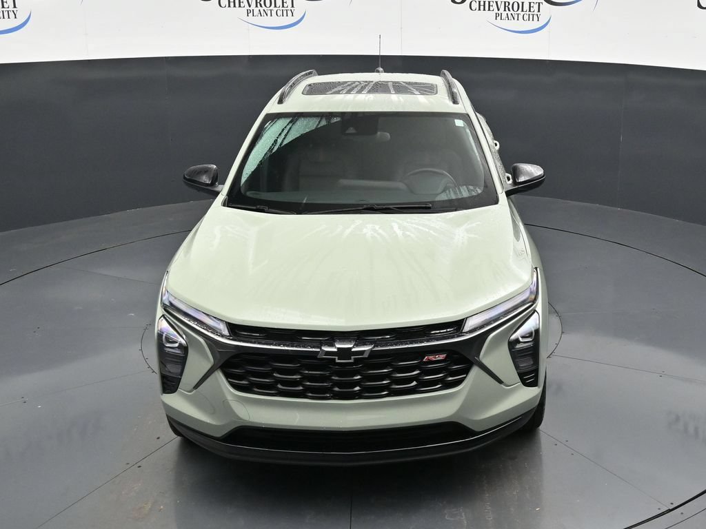 Used 2024 Chevrolet Trax RS w/ Sunroof Package FWD image 19