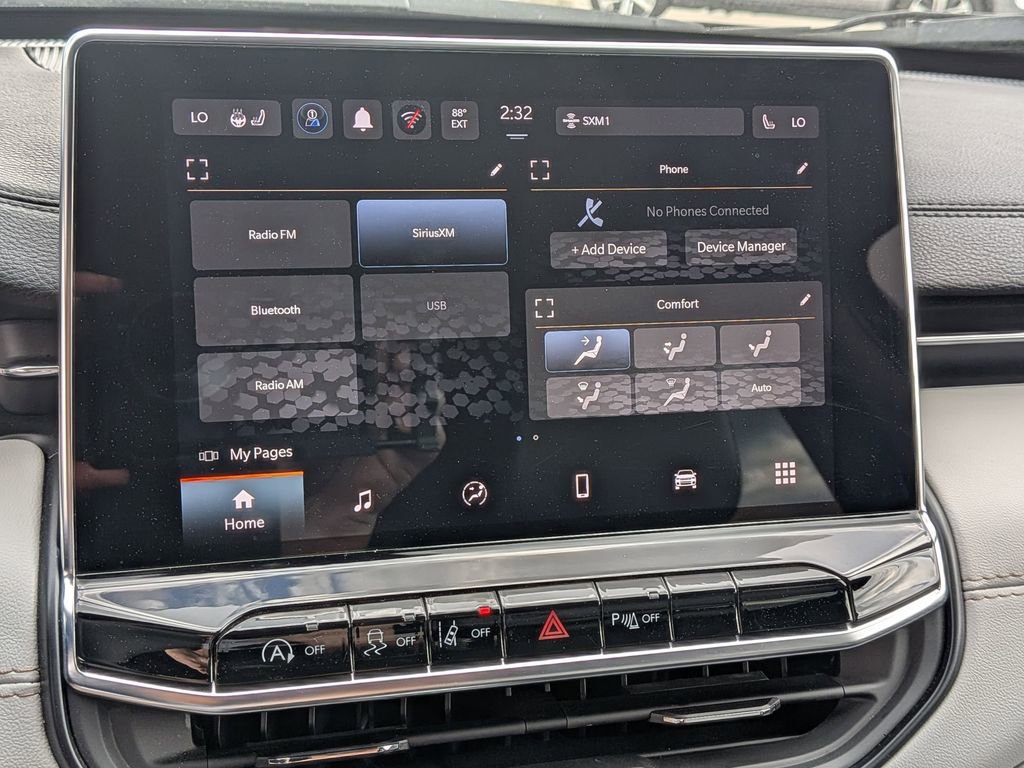 Used 2025 Jeep Compass Limited image 19