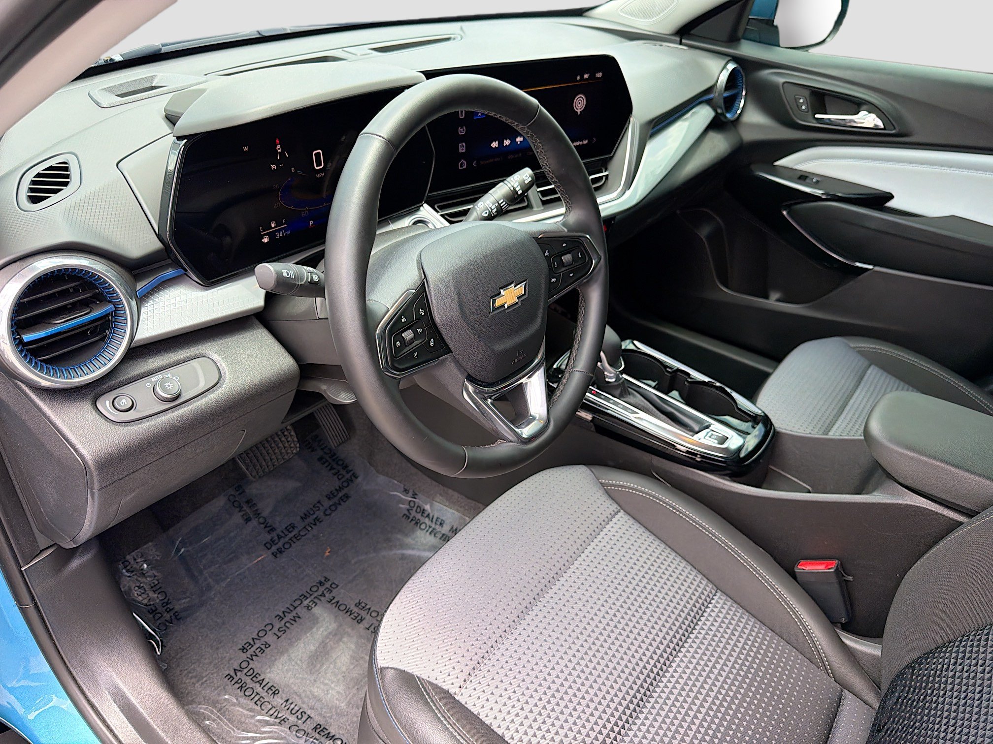 Used 2025 Chevrolet Trax LT w/ LT Convenience Package FWD image 24