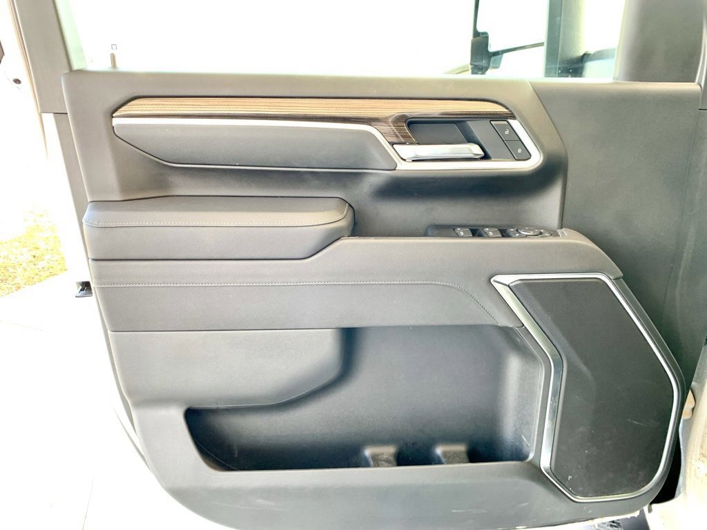 Used 2025 Chevrolet Silverado 2500 LT w/ Trail Boss Package image 14