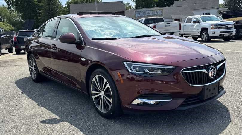Used 2019 Buick Regal Essence w/ Driver Confidence Package I FWD image 3