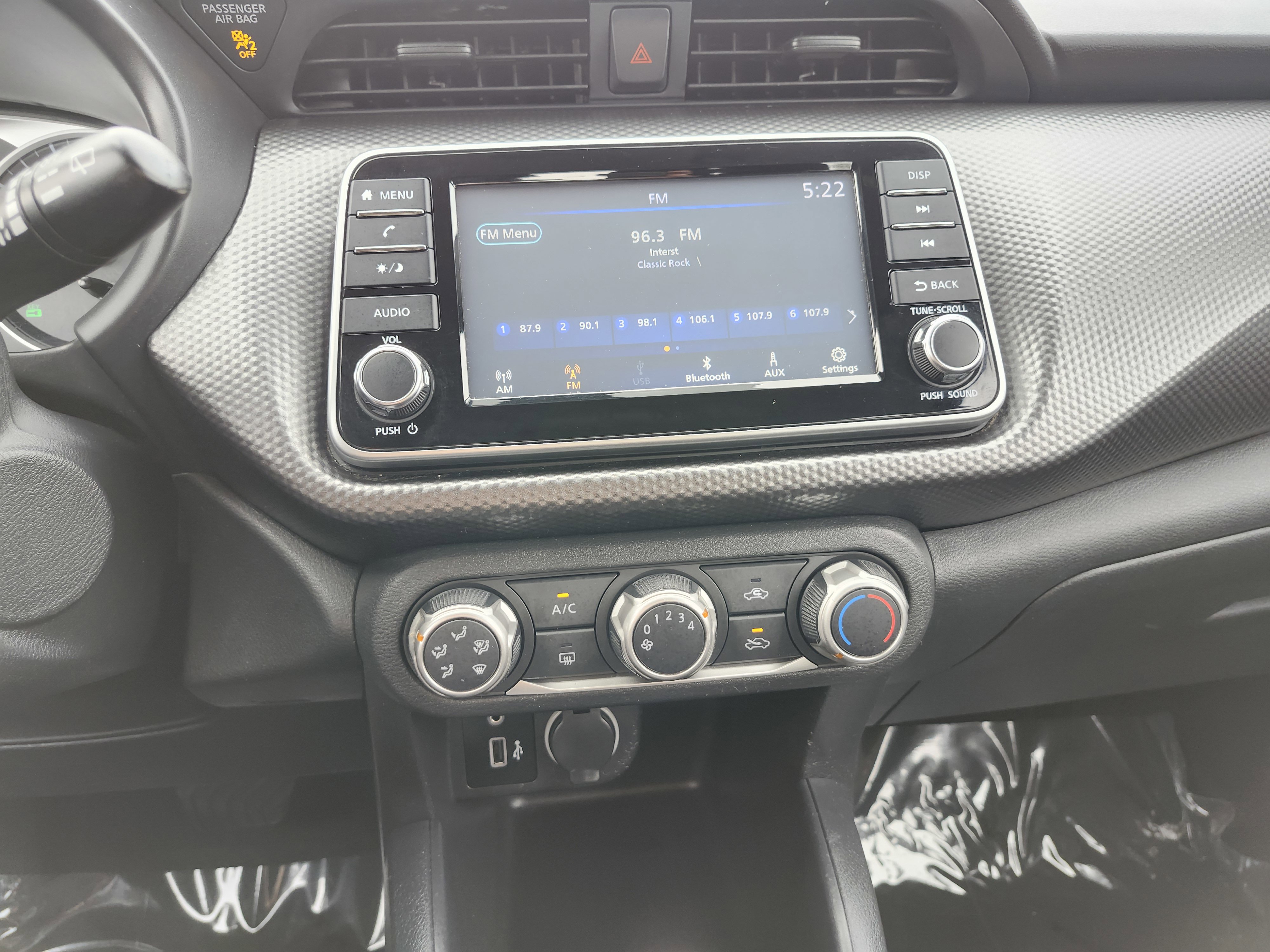 Used 2020 Nissan Kicks S FWD image 27