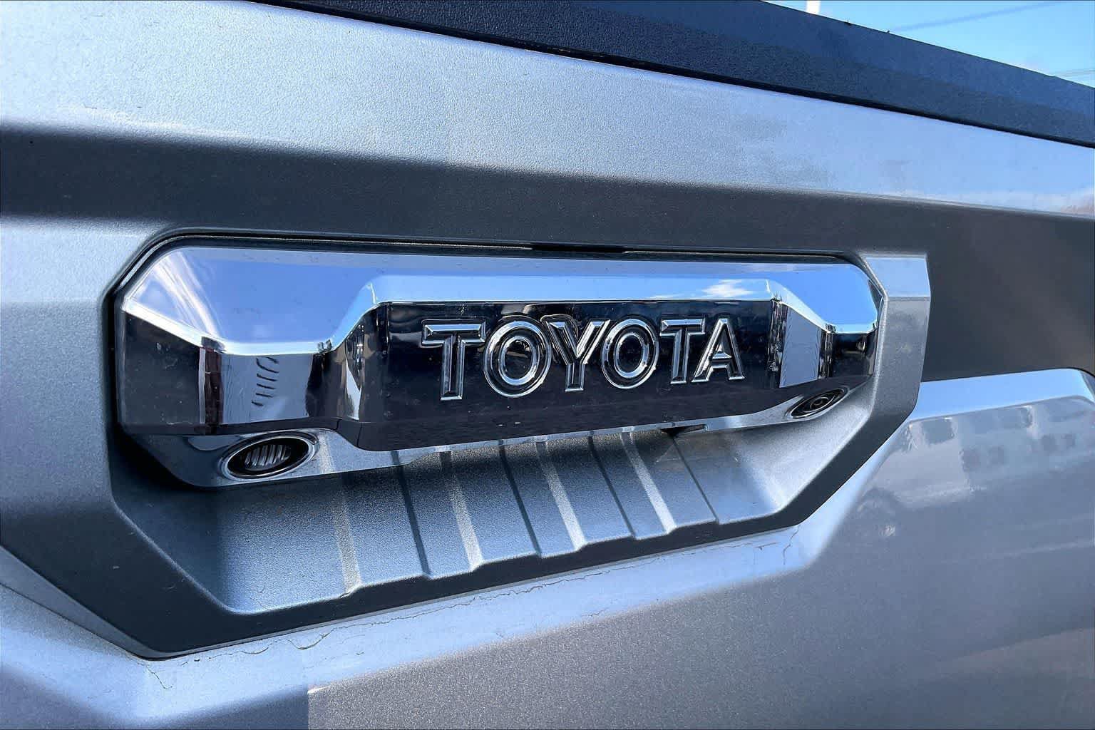 Used 2023 Toyota Tundra Limited AWD/4WD image 7