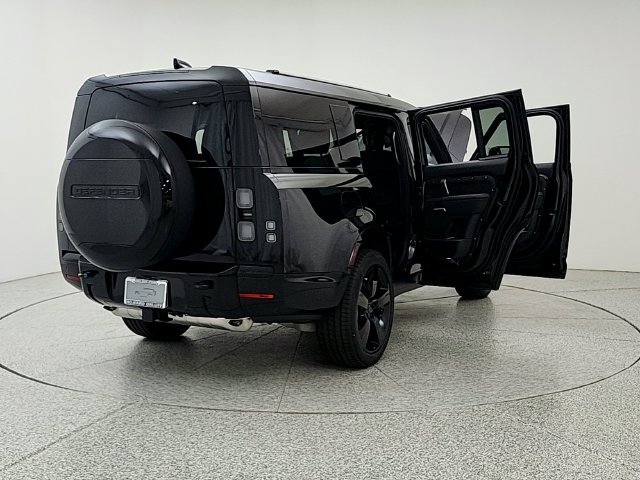 New 2026 Land Rover Defender 130 X-Dynamic SE AWD/4WD image 11