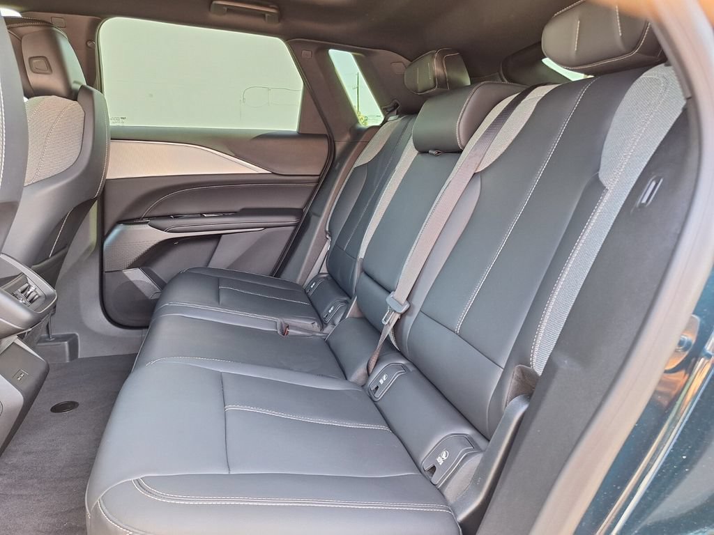 Certified 2024 Cadillac Lyriq Tech AWD/4WD image 23