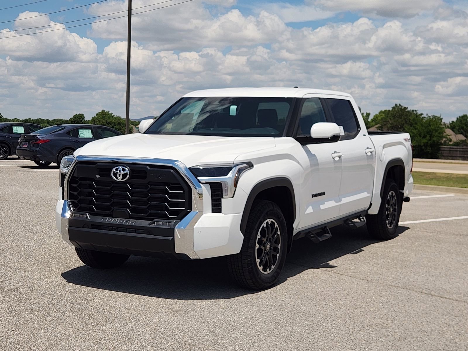 New 2026 Toyota Tundra SR5 w/ TRD Off-Road Premium Package AWD/4WD image 7
