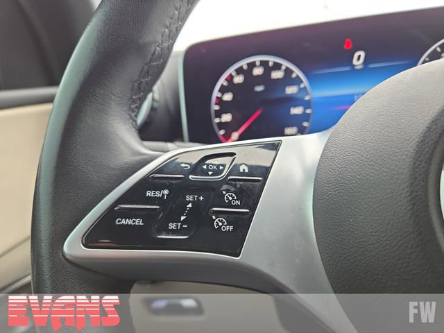 Used 2023 Mercedes-Benz GLC 300 4MATIC image 13